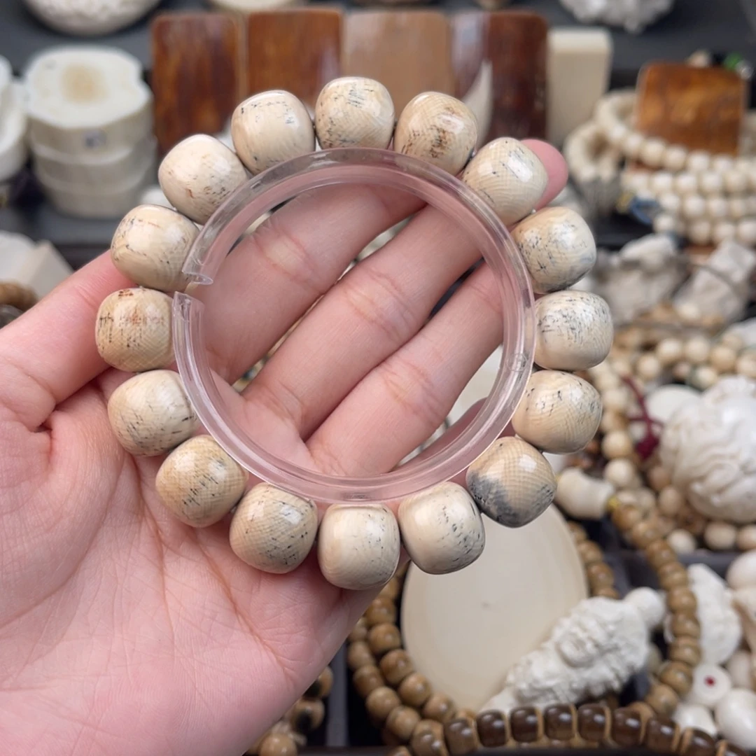 泰***辉把件猛犸象牙14✖️15满纹冰咖水墨