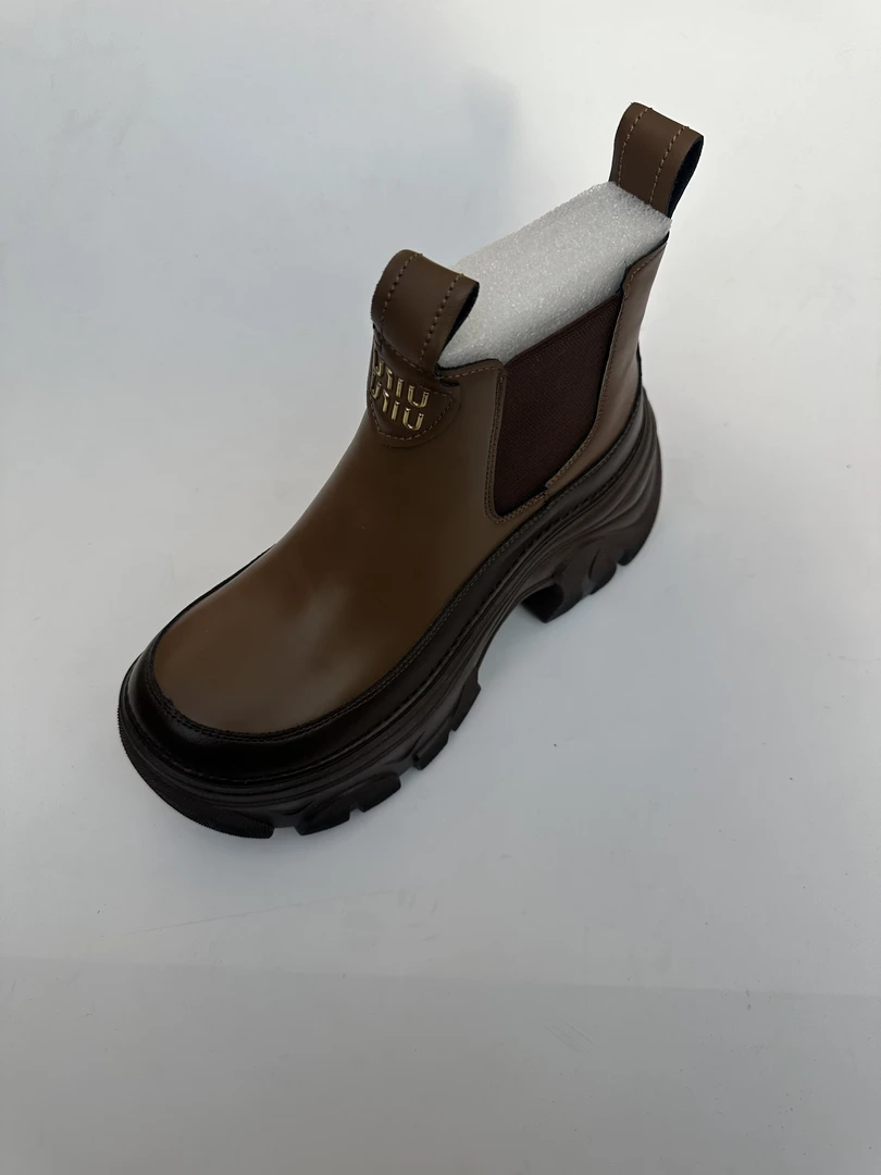 H6050时尚新款靴子