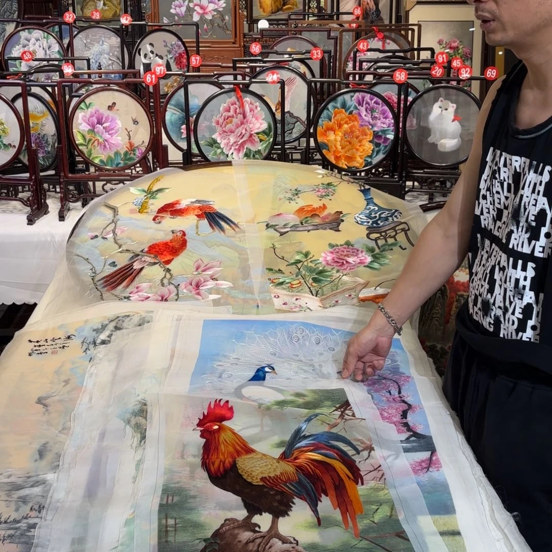 织绣纯手工制作的一款面