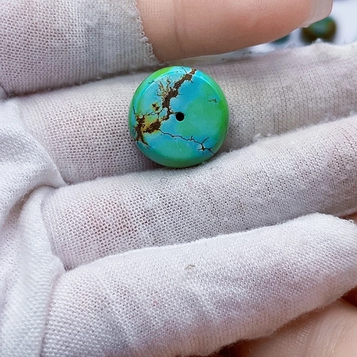 绿松石未镶嵌饰品