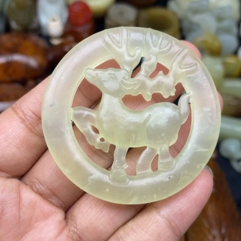 未镶嵌蛇纹石玉颈饰31