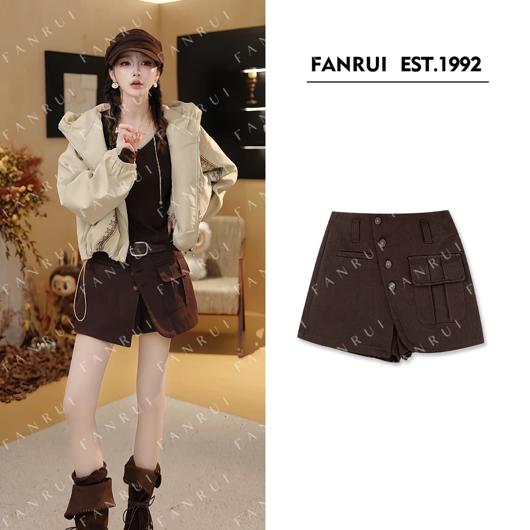 FANRUI/泛芮「贝贝biuu」时髦斜扣不规则设计感洋气显瘦短裤B18426