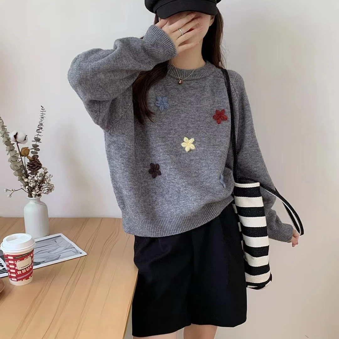 工厂2024年秋冬新款刺绣针织衫百搭宽松套头保暖毛衣女