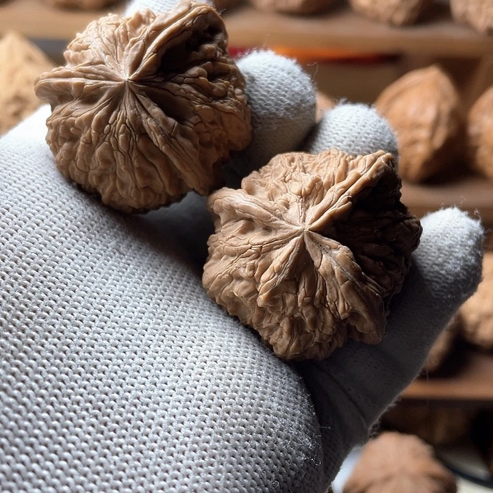 吊坠文玩核桃三楞狮子头40