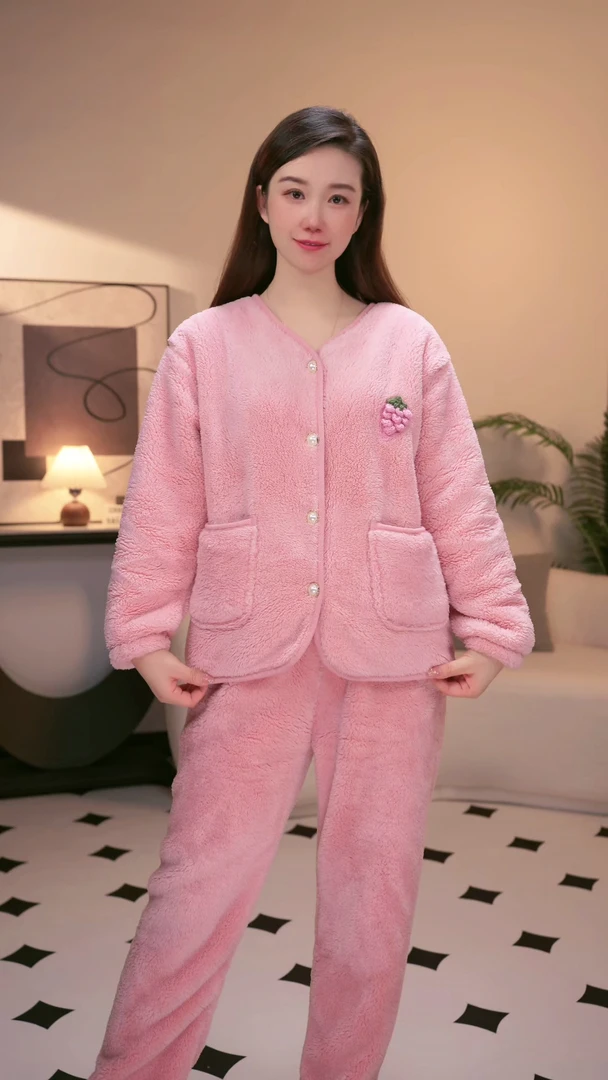 2025年冬款小香风加绒保暖V领轻奢大码女士睡衣家居服可外穿CMM