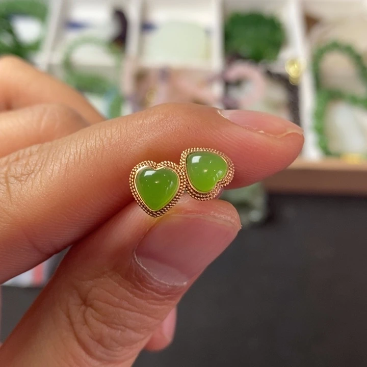 和田玉（碧玉）耳饰18K金镶嵌