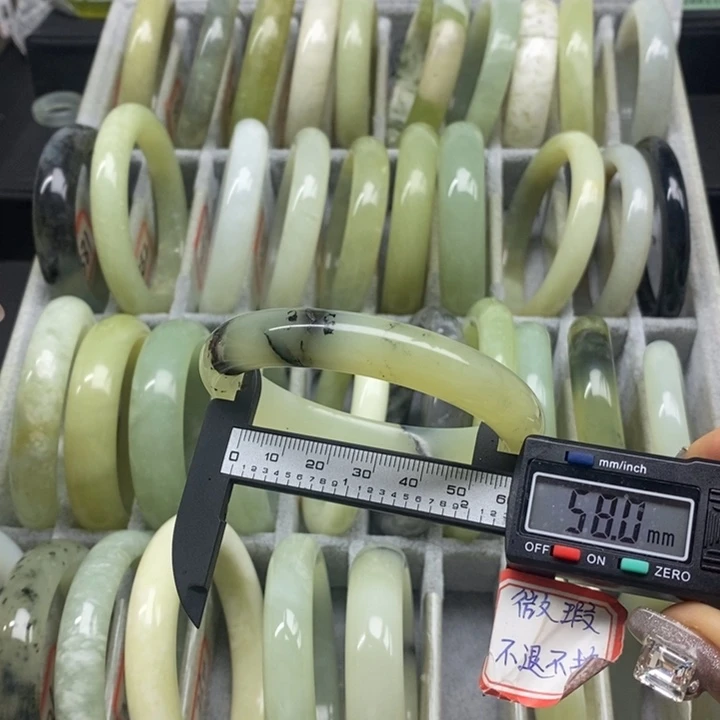 蛇纹石玉手镯367未镶嵌