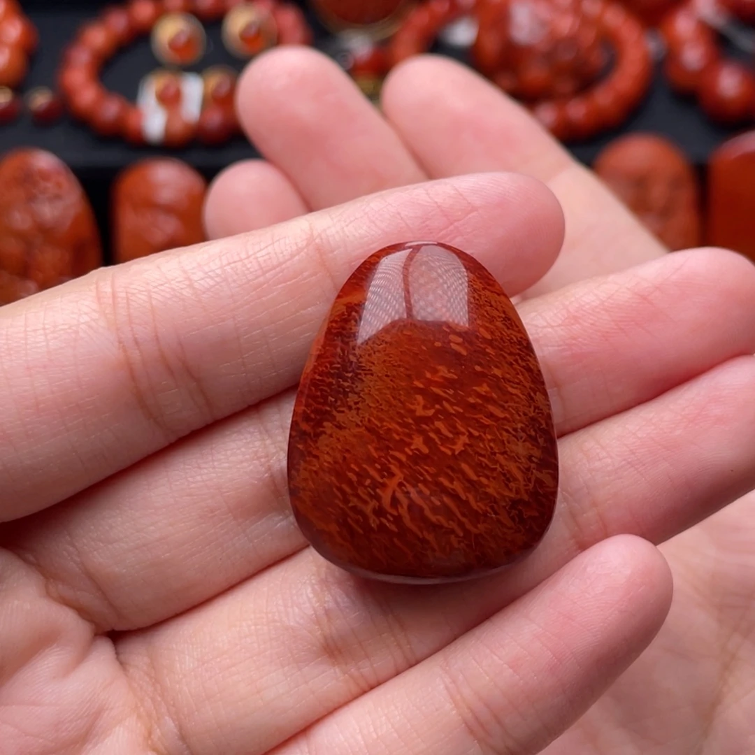 南红玛瑙未镶嵌珠宝奇石水滴吊坠