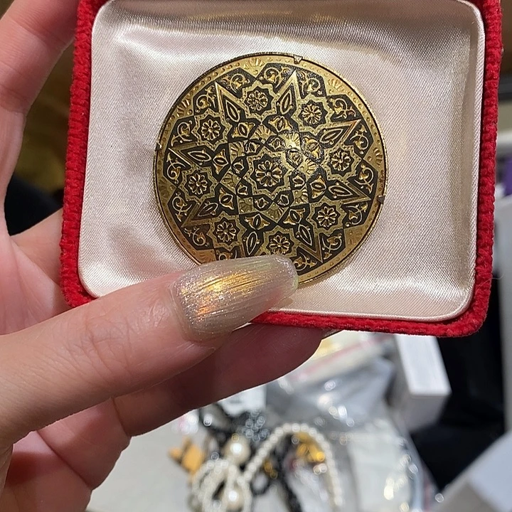 溜***。中古香水沐浴露持久留香