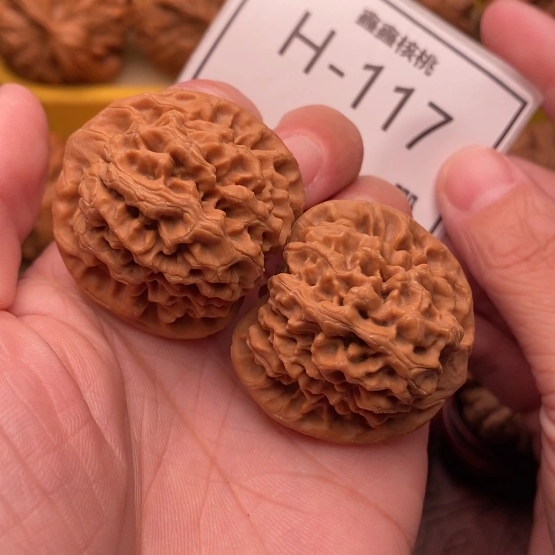 桃核把件秦闷35…..