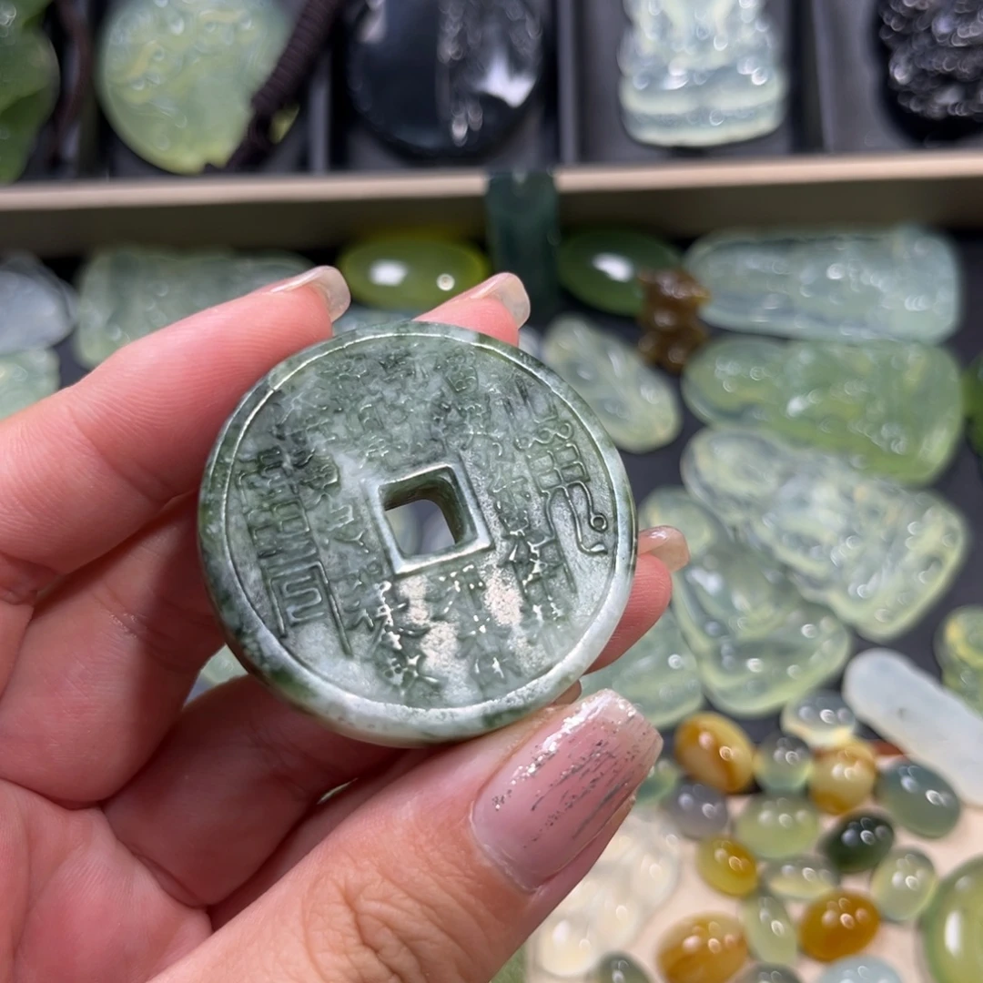 未镶嵌蛇纹石玉颈饰