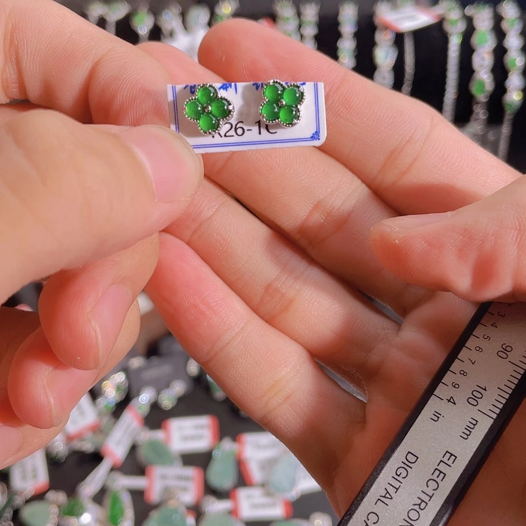 银S925镶嵌翡翠耳钉