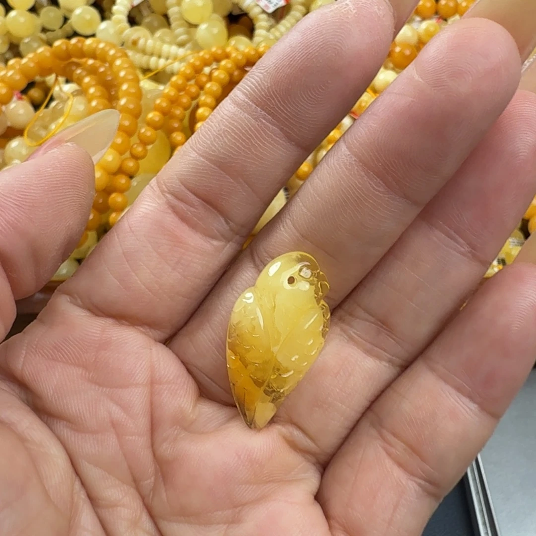 琥珀未镶嵌珠宝奇石