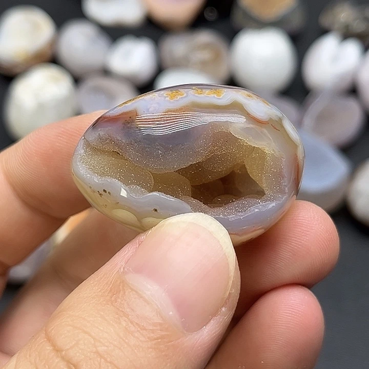 风***河玛瑙/玉髓未镶嵌珠宝奇石