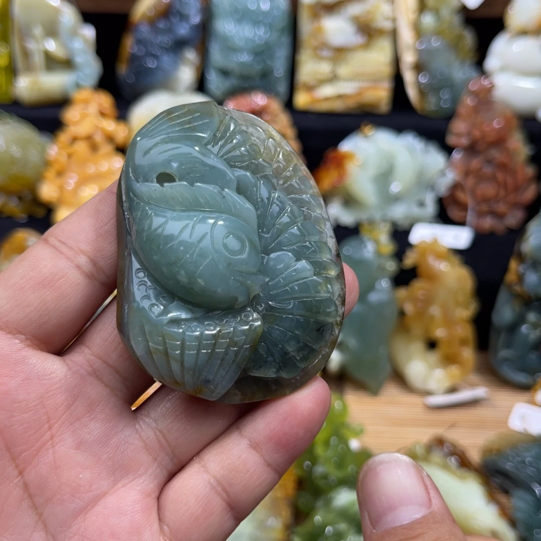 蛇纹石玉未镶嵌颈饰