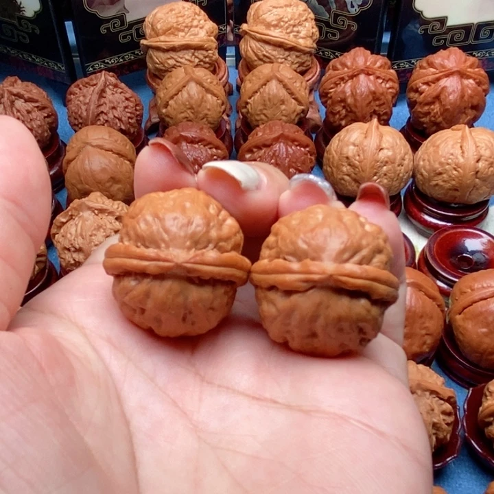 文玩核桃把件虎头