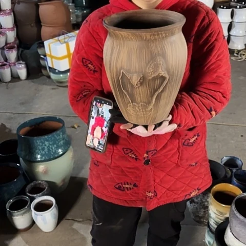 口20高27瑕疵一个。