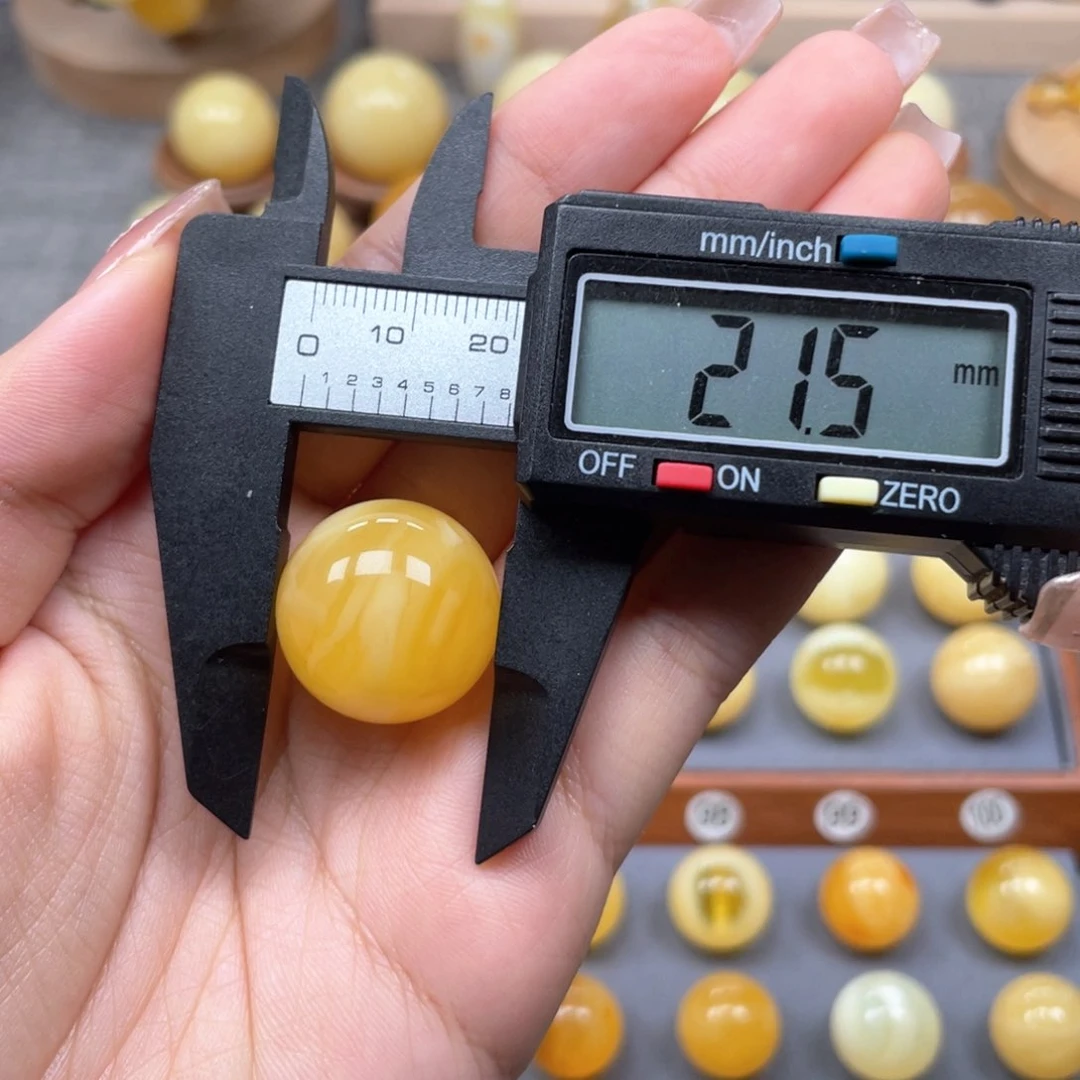 琥珀珠宝奇石未镶嵌流**人