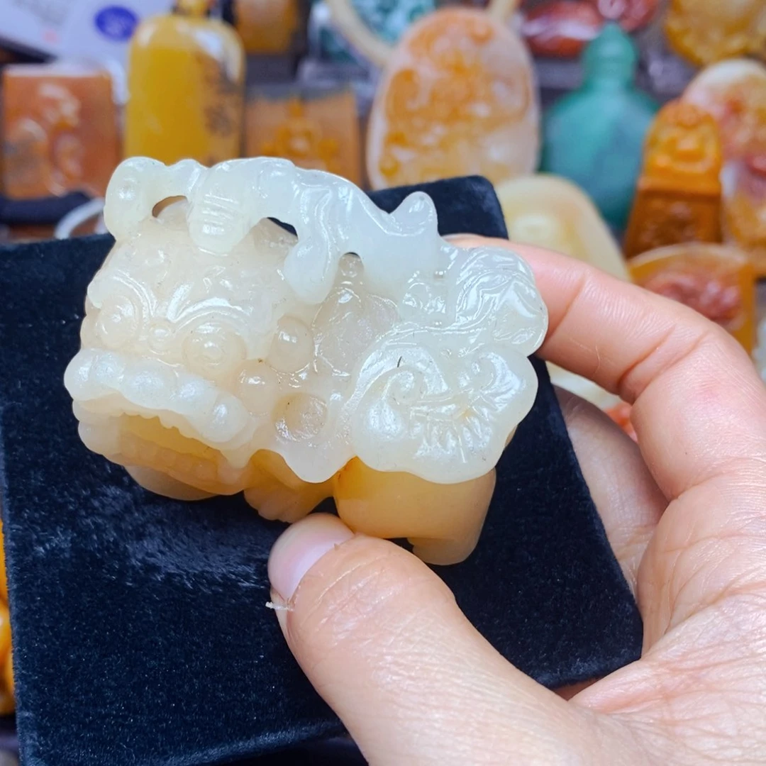 未镶嵌石英质玉（黄龙玉）吊坠(不含链)