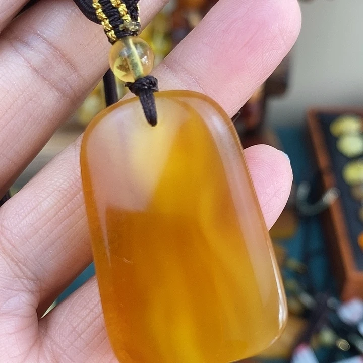 琥珀未镶嵌颈饰吊坠