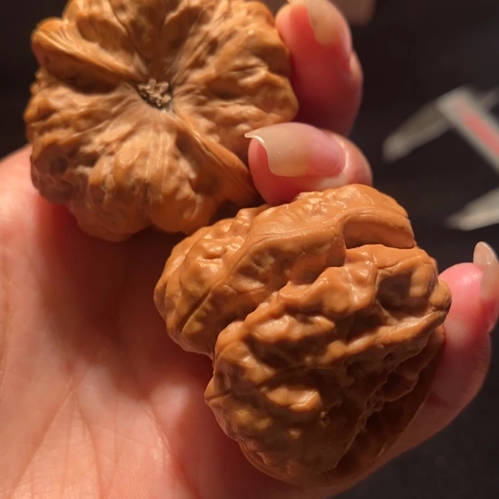 吊坠文玩核桃最**仔