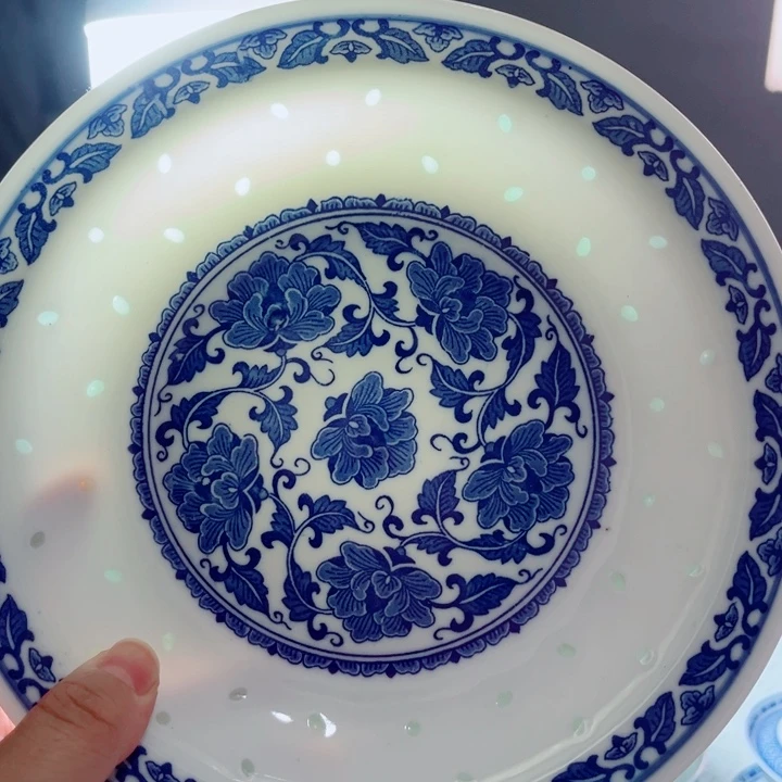青花玲珑8寸窝盘牡丹花
