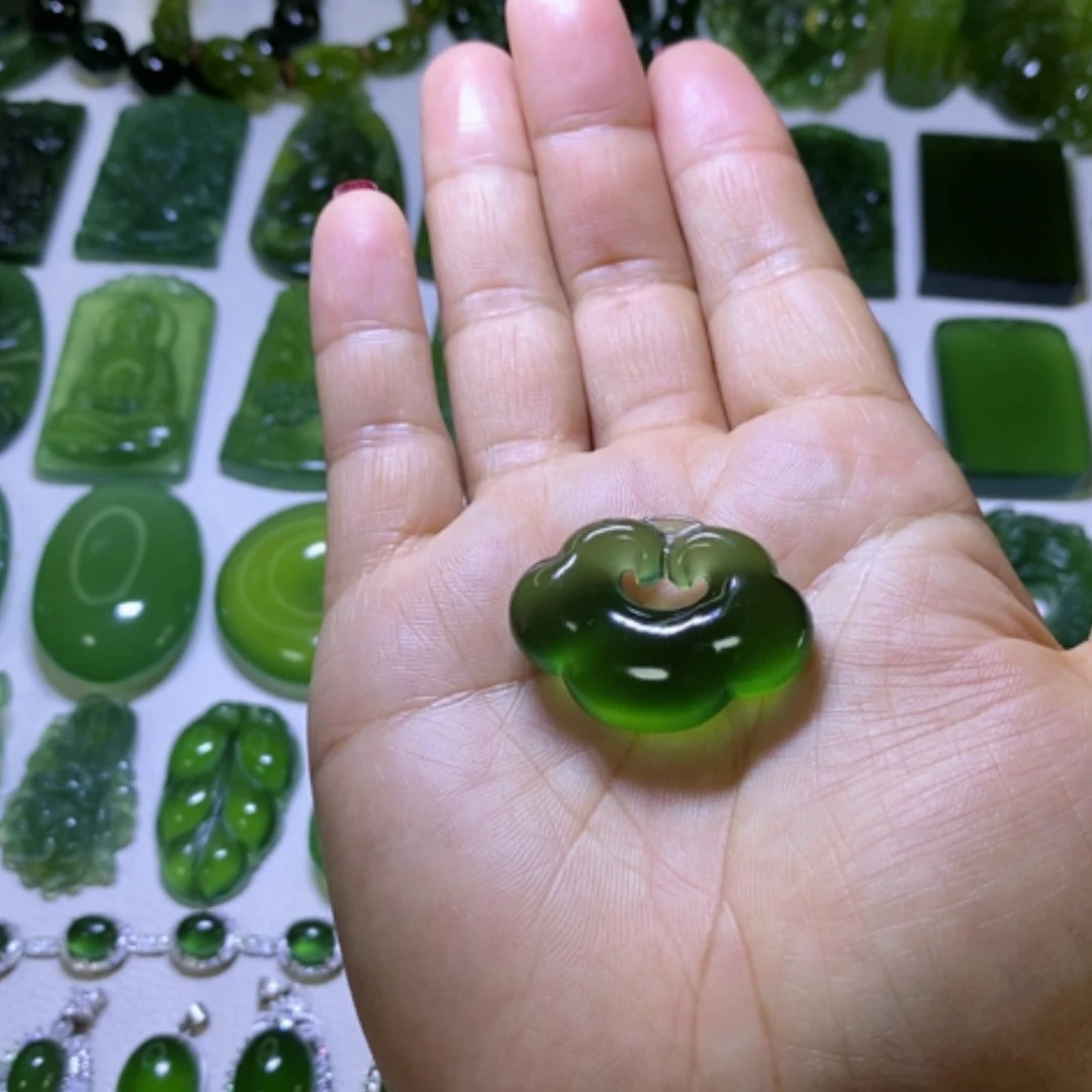 【闪购商品】蛇纹石玉颈饰未镶嵌