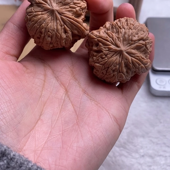 文玩核桃吊坠小*暴雪