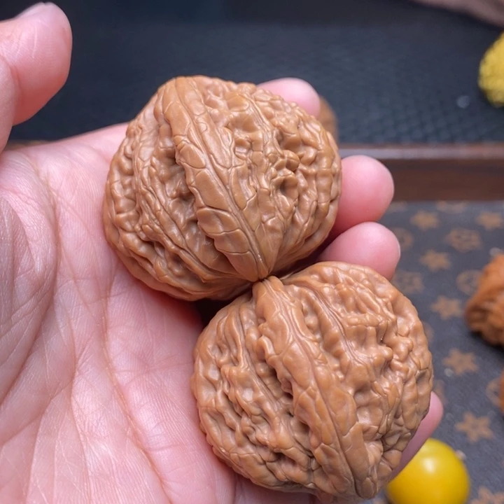 把件文玩核桃虎头王41尺