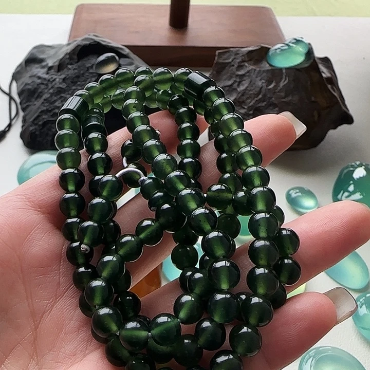 烈***愁岫玉未镶嵌颈饰岫玉