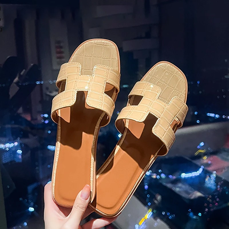 法式小香风拖鞋女夏外穿时尚2025年新款夏季沙滩女士外出海边凉拖