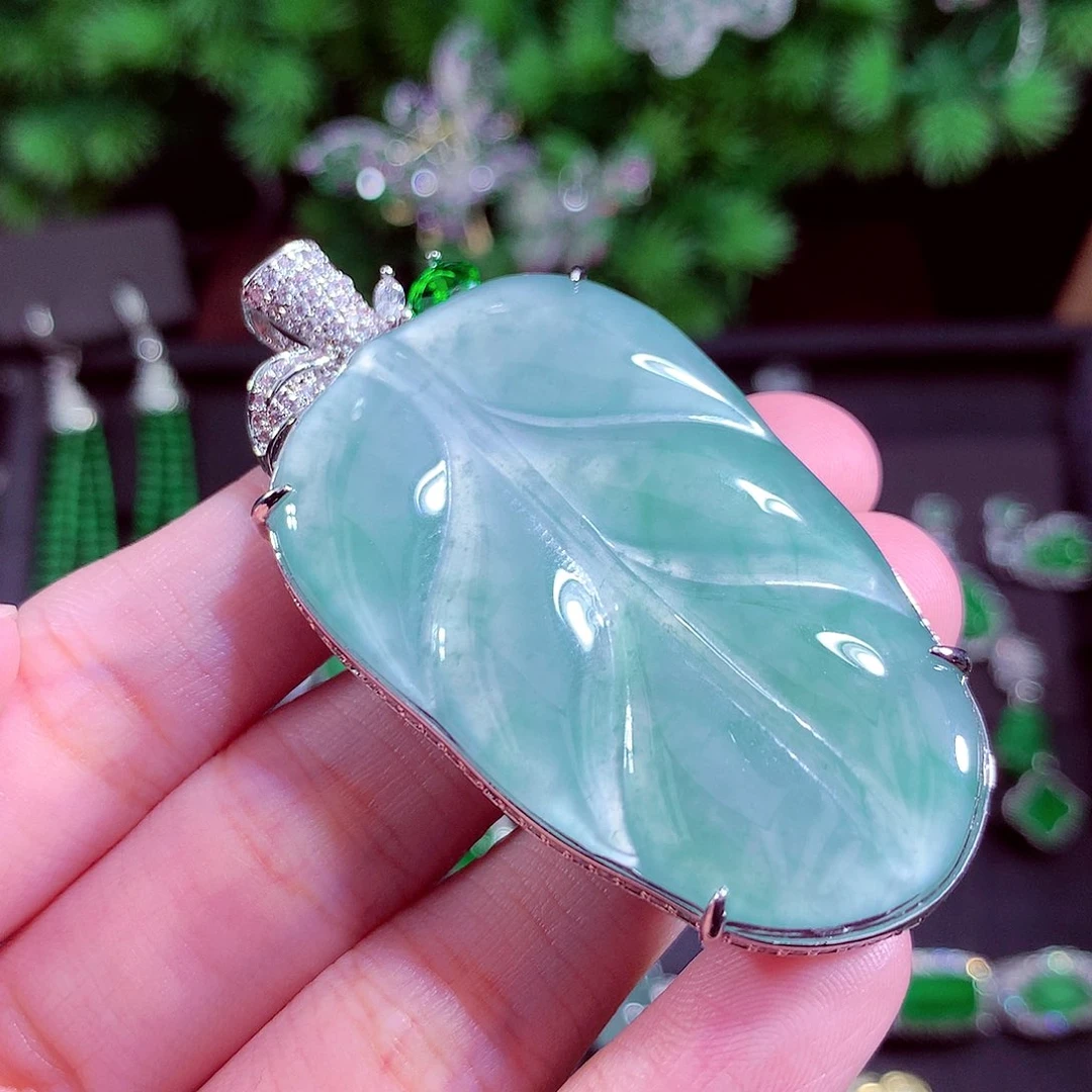 颈饰未镶嵌翡翠天然