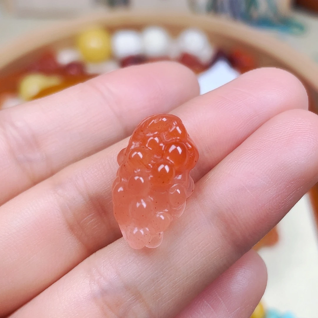 南红玛瑙未镶嵌挂件订制