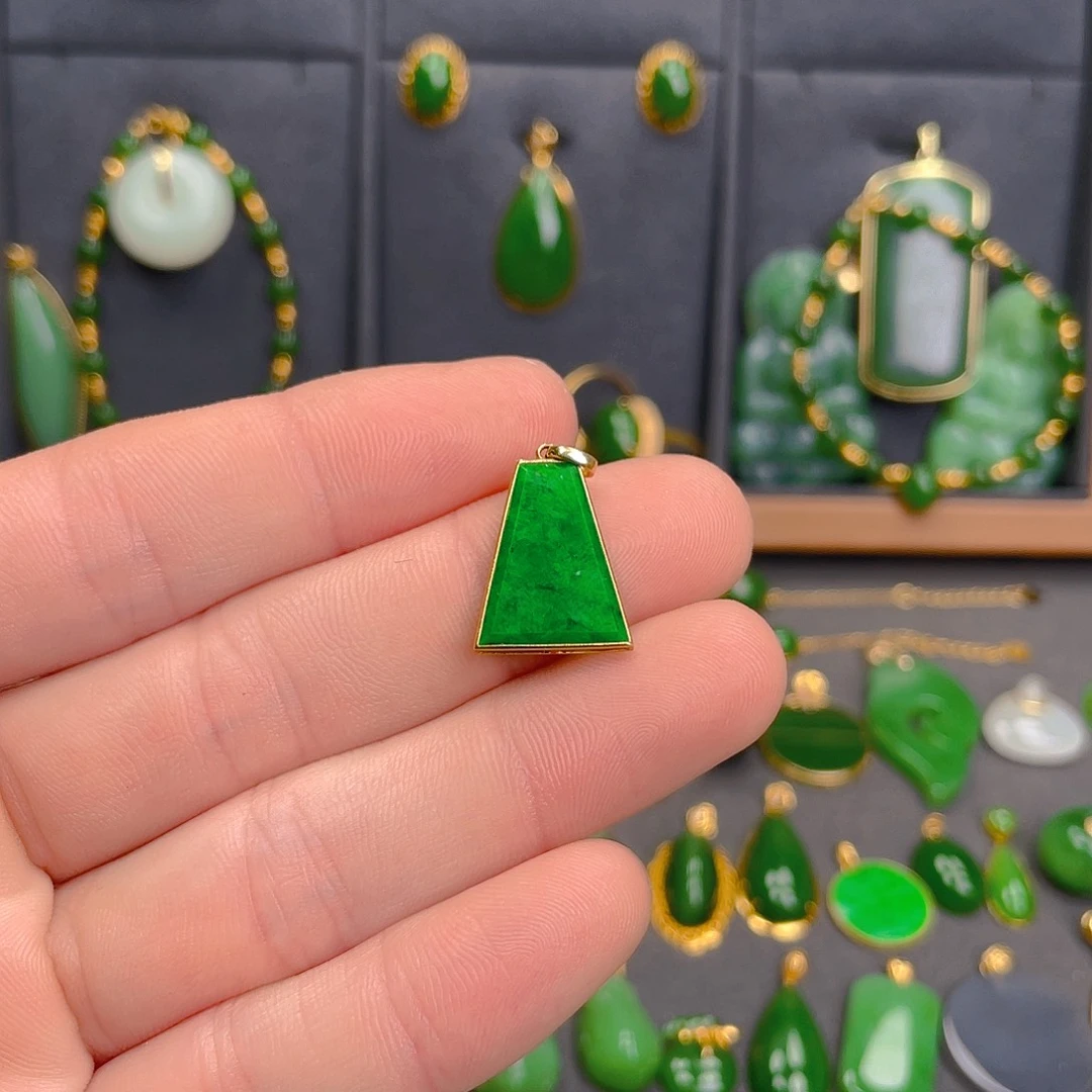 翡翠18K金镶嵌吊坠(不含链)