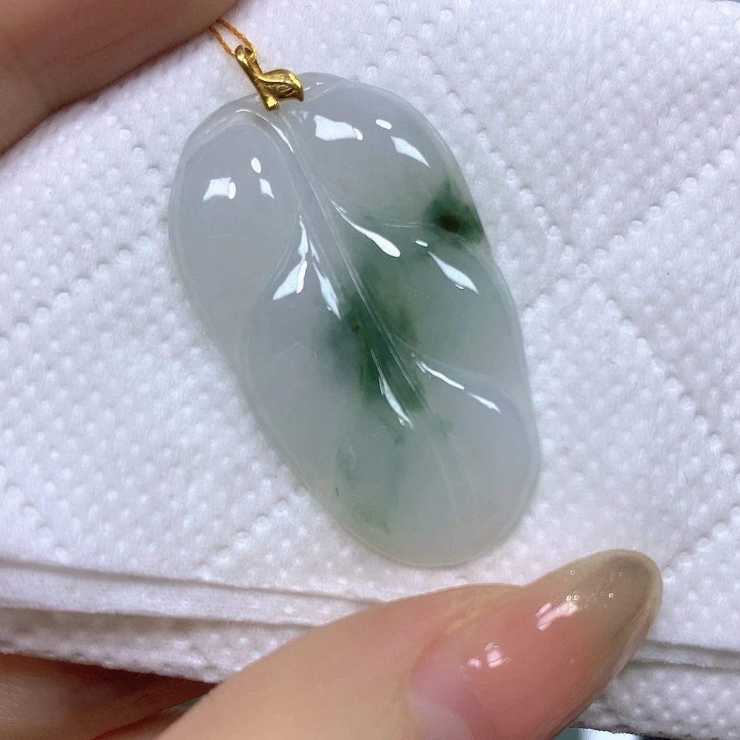翡翠18K金镶嵌颈饰挂件