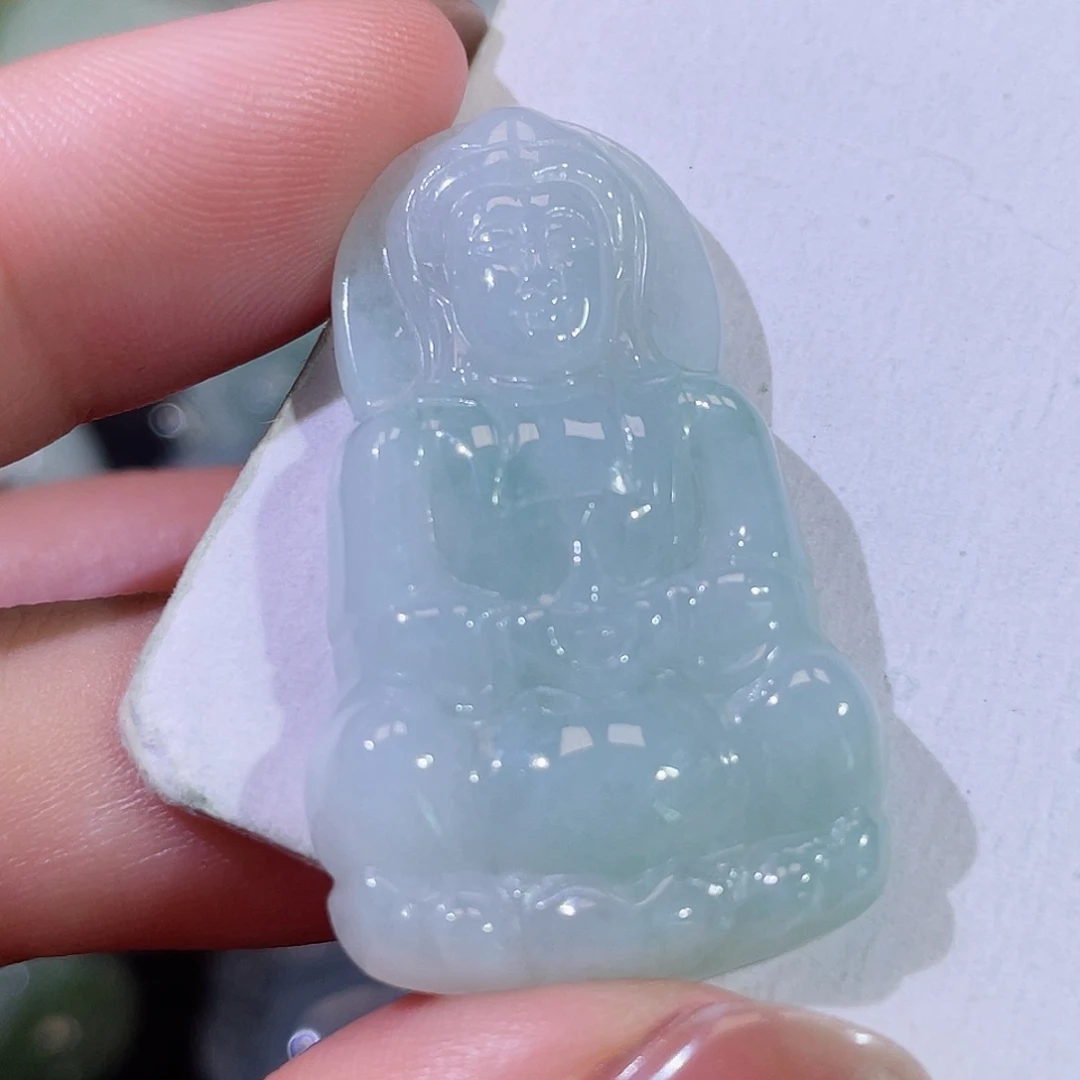 翡翠未镶嵌颈饰观音