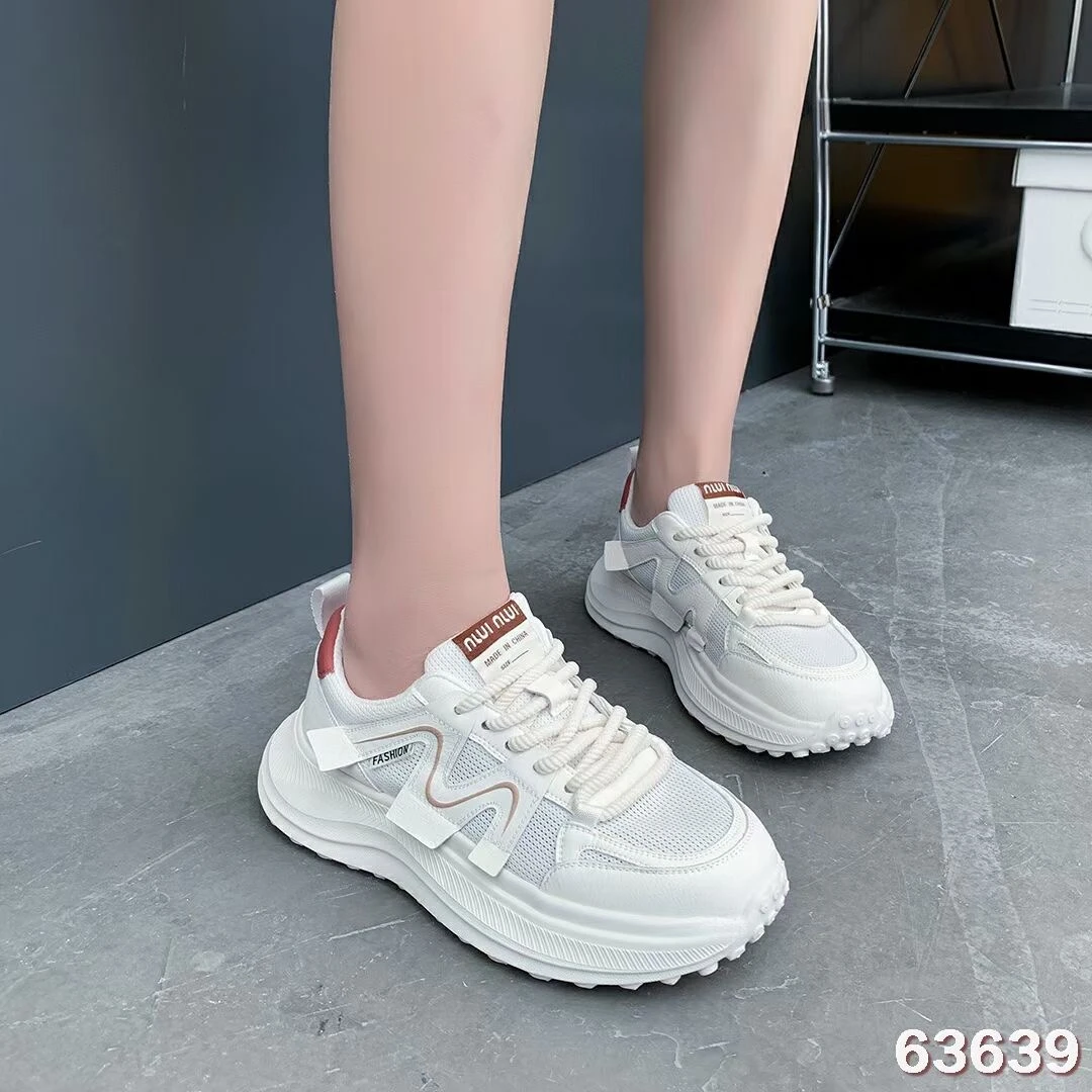 超轻底小白鞋 超级舒服  今年的爆款
