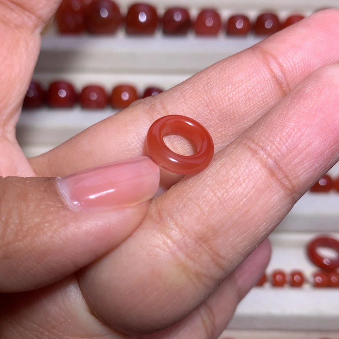 南红玛瑙未镶嵌跑环6.8内径玫红 瓦西