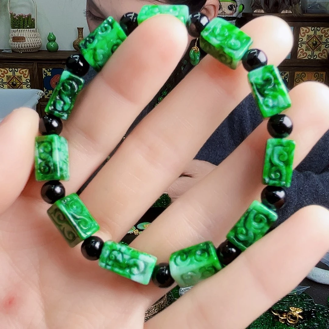 颈饰未镶嵌翡翠多样性