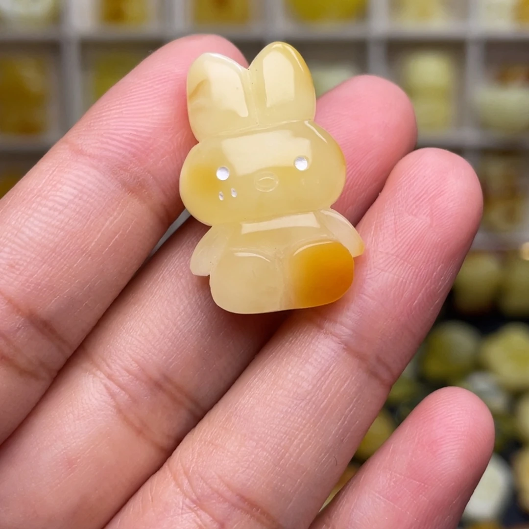 琥珀未镶嵌颈饰兔子