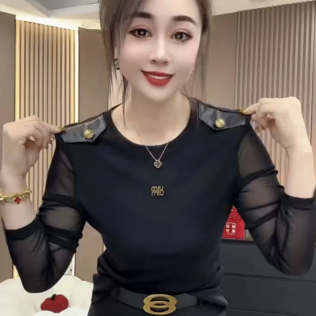 新款女士百搭时尚潮流洋气拼接网纱圆领长袖蕾丝衫