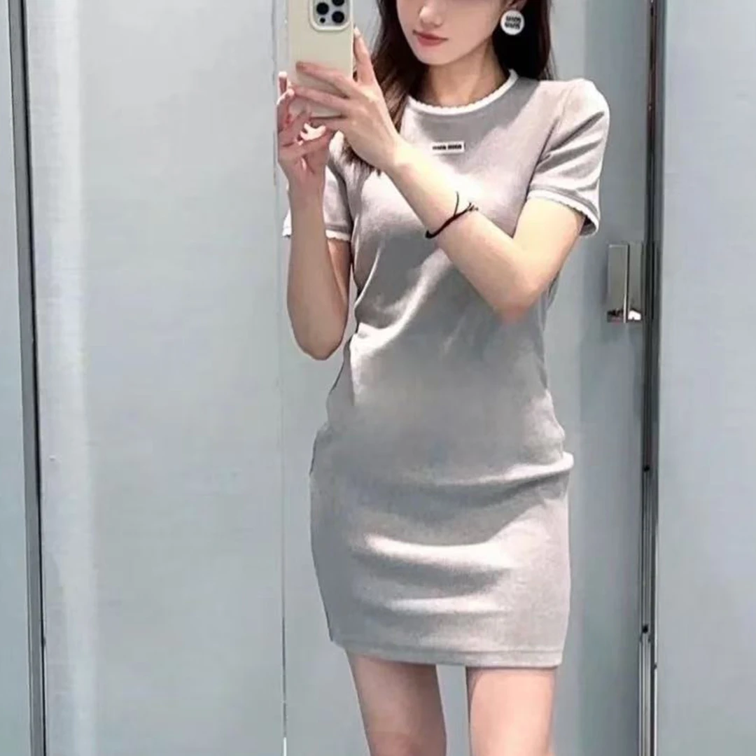未使用 MIU MIU/缪缪 纯色Logo字母贴布短袖连衣裙