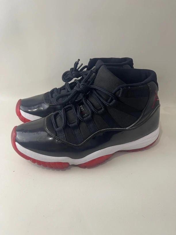 90新 maje 42码 AJ11黑红 公价1999 二手不退换 编号6814