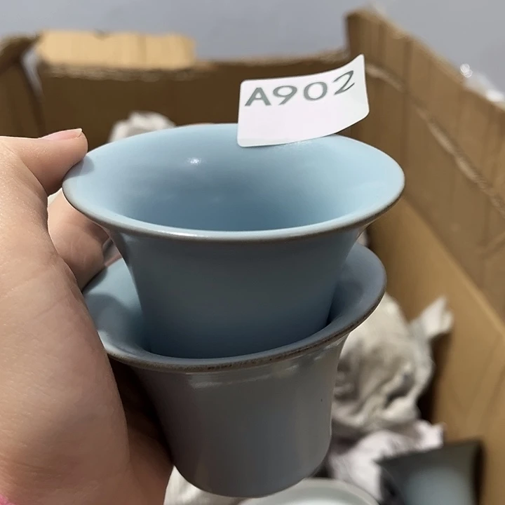 齐***鸣默认微瑕瓷器、茶具、壶、摆件，介意勿拍