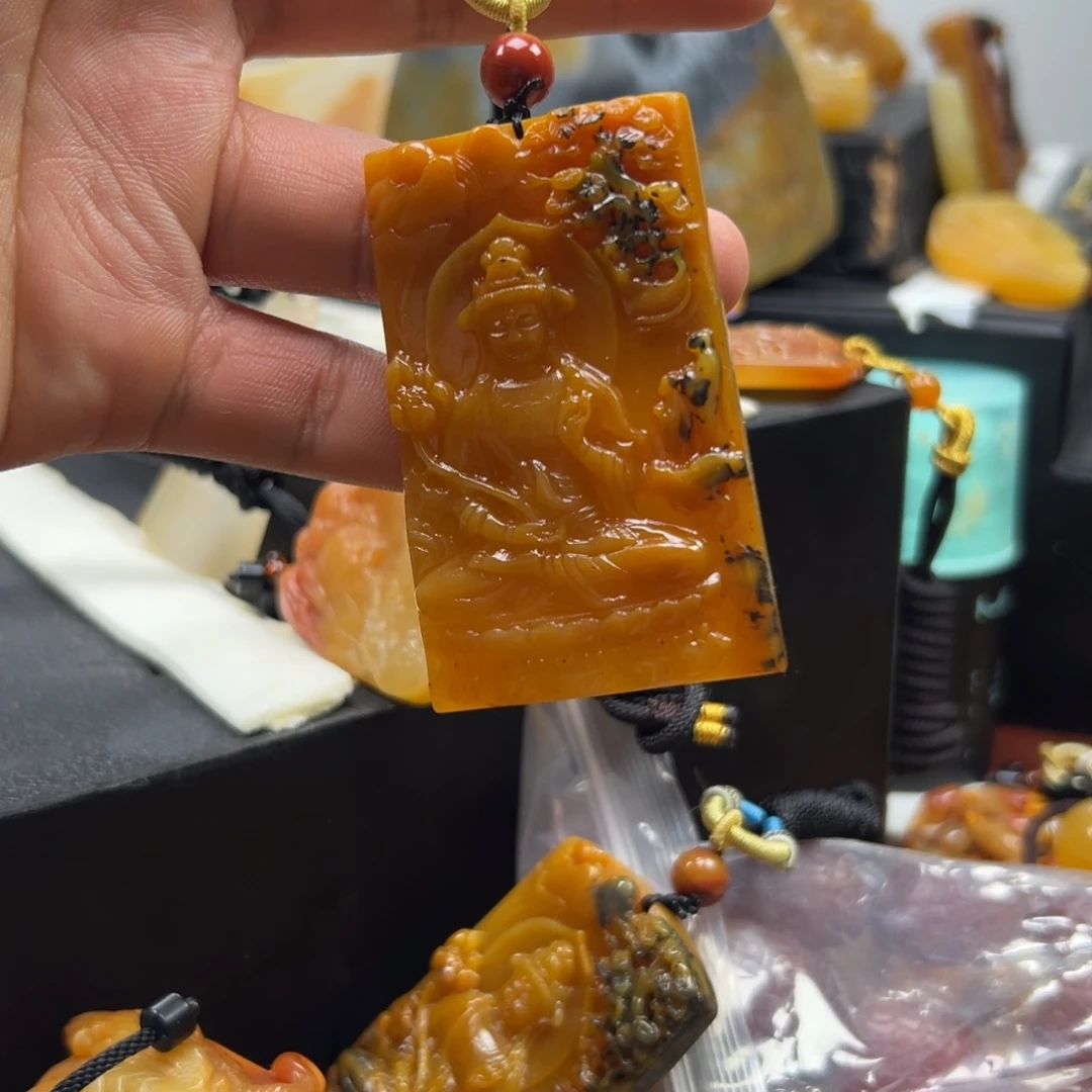 石英质玉（黄龙玉）未镶嵌黄龙玉