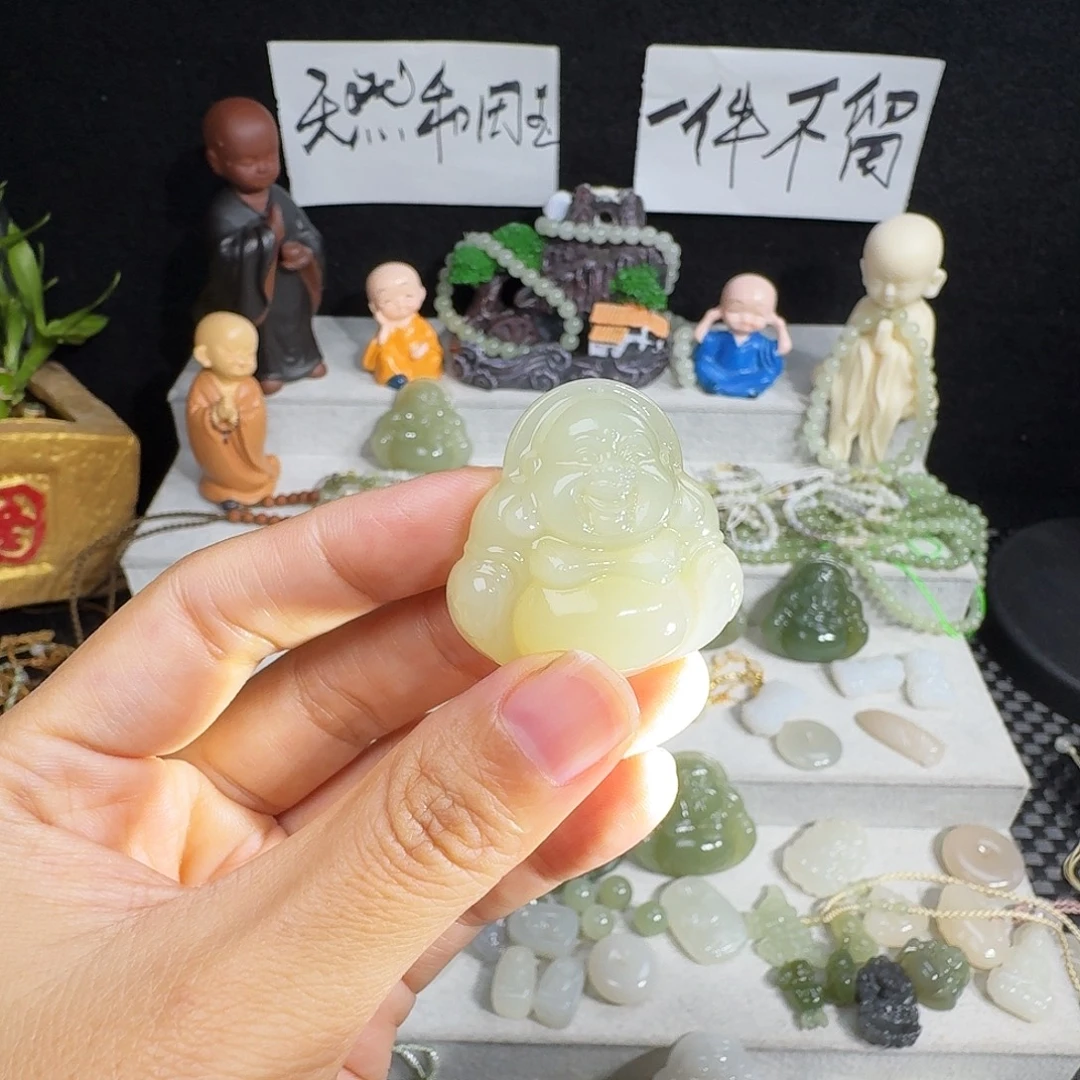 馨***雨和田玉未镶嵌颈饰