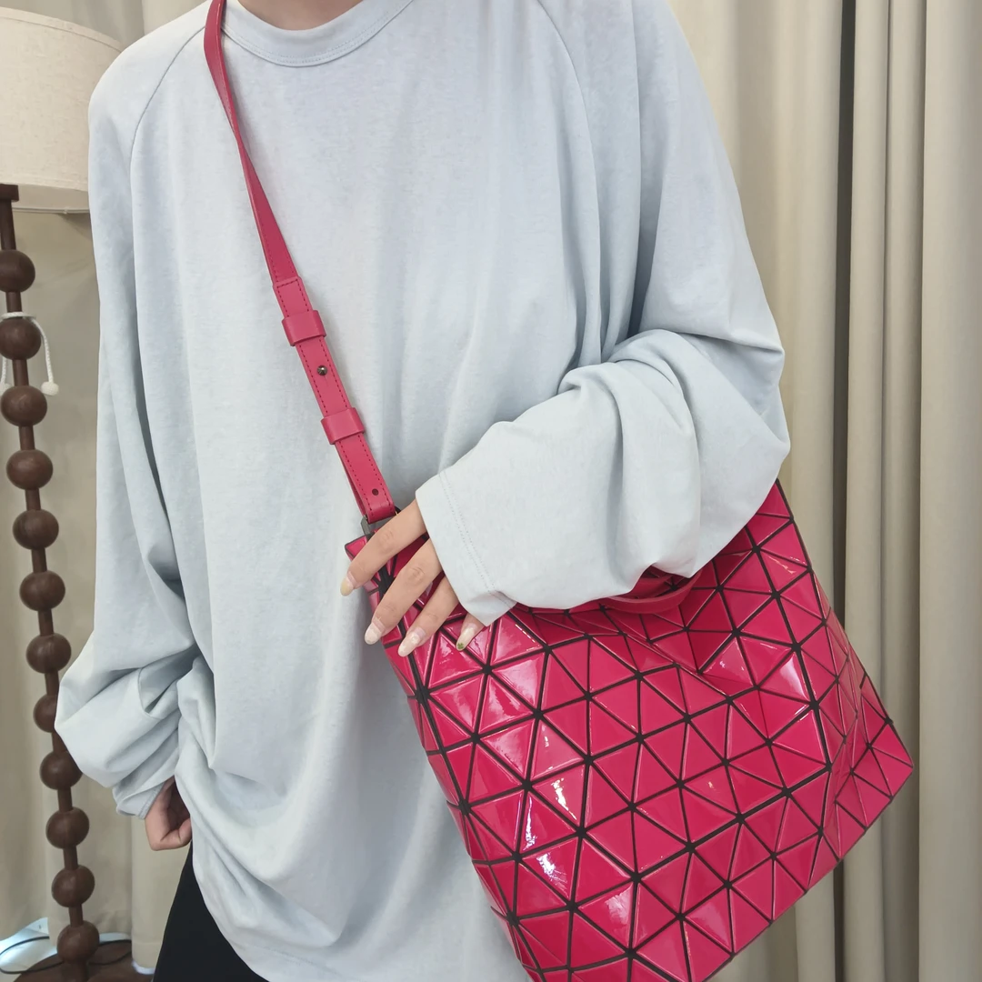 95新 Issey Miyake/三宅一生 【冰】红色几何