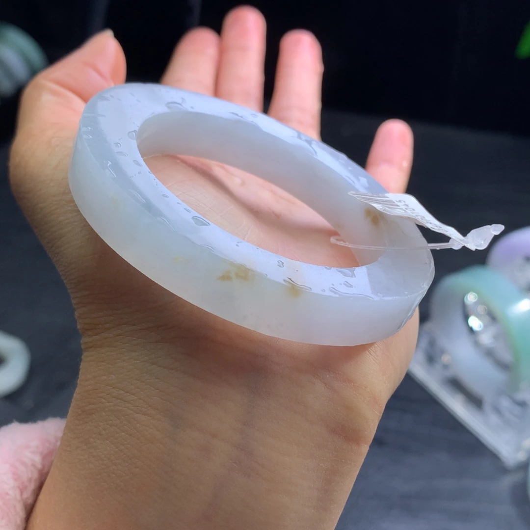 定制翡翠未镶嵌手镯