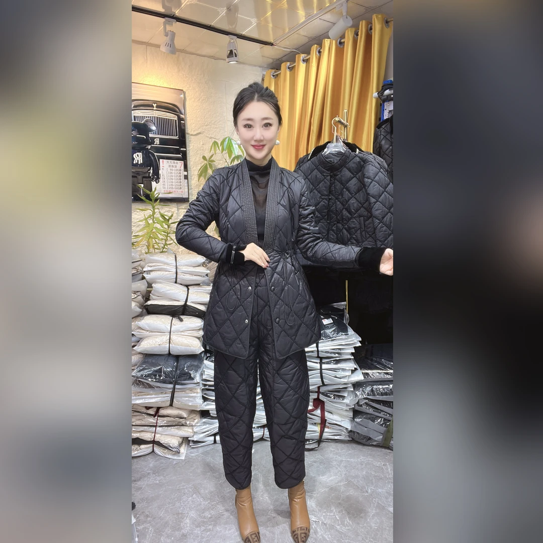 （9019）雅伊裳品2025年冬季新款修身显瘦百搭气质女款时尚中长款冬