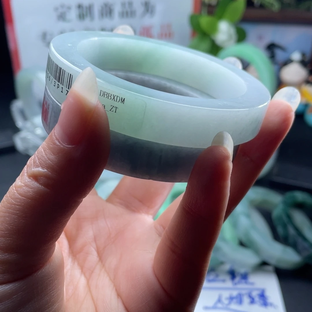 山***里未镶嵌翡翠订金定制翡翠